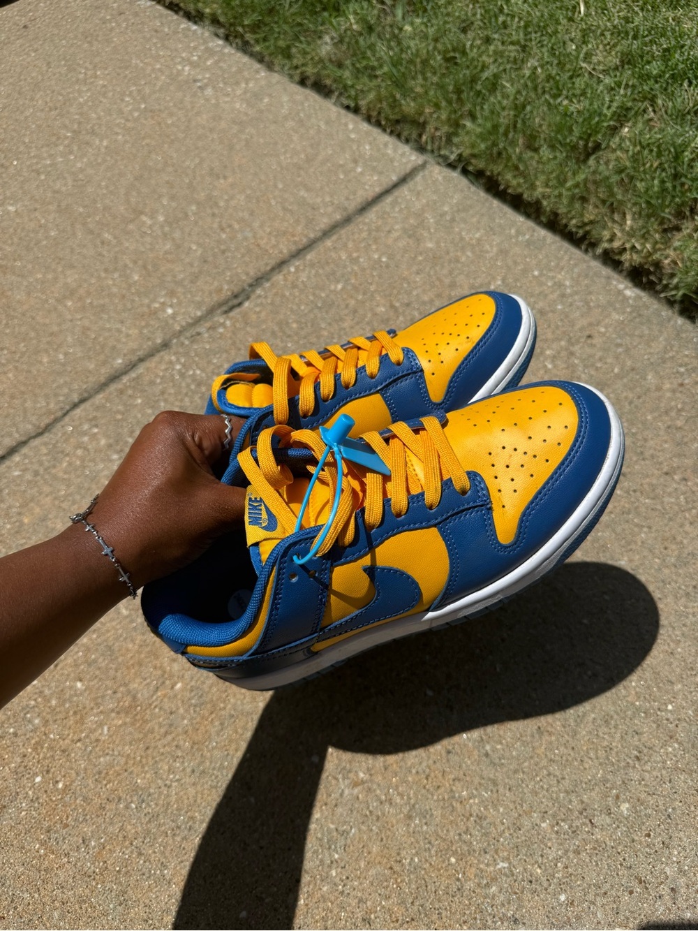 Women’s Nike Dunk Low UCLA - Picture 4 of 7